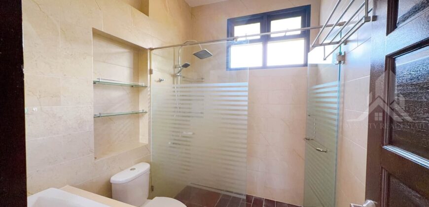 5-Bedroom Move-In Ready Villa with Pool