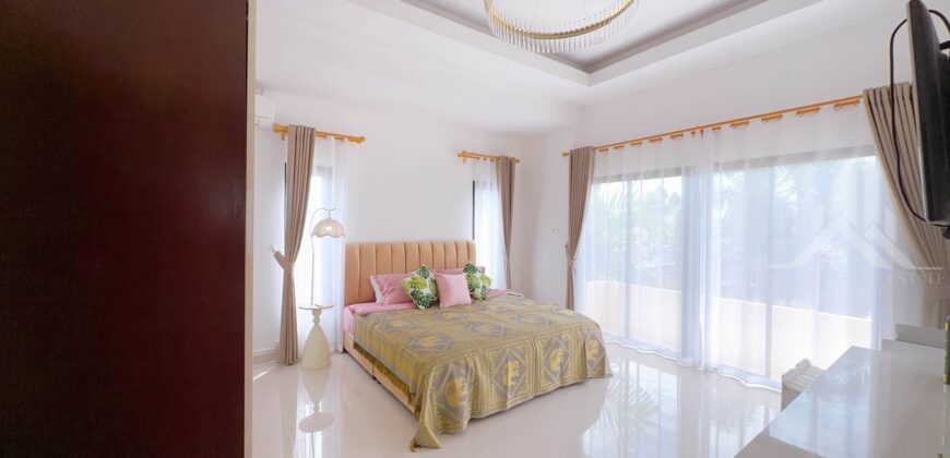 5-Bedroom Move-In Ready Villa with Pool