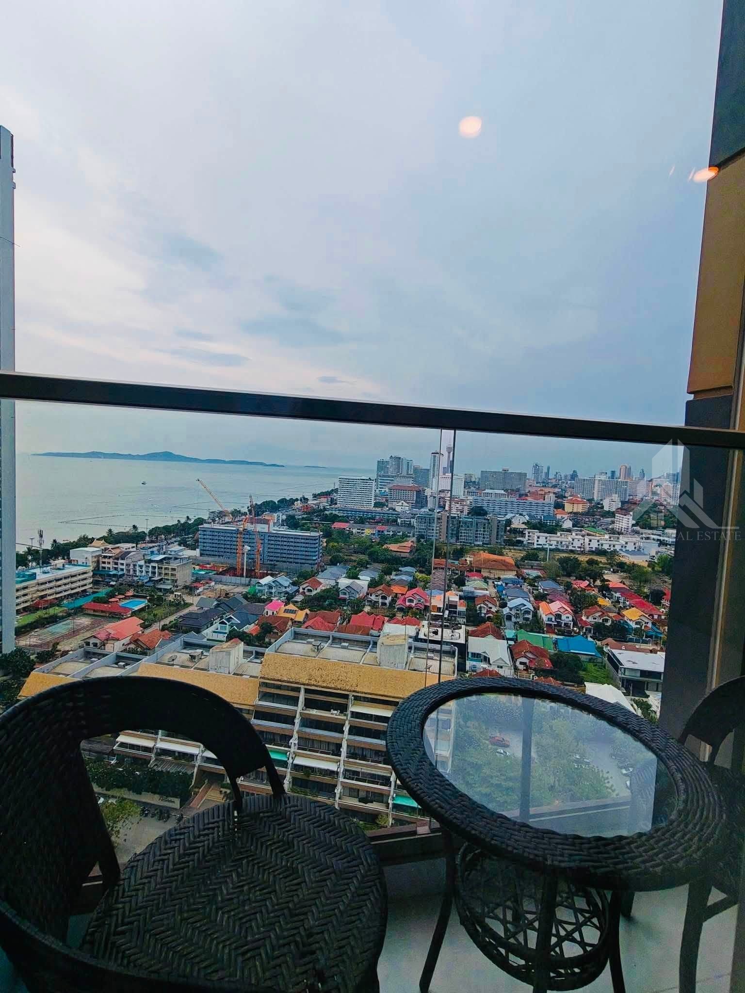 Copacabana beach jomtien condo for sale