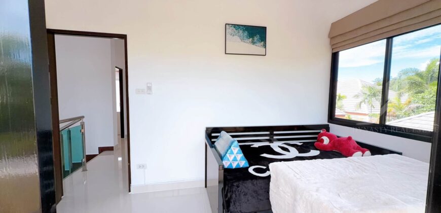 5-Bedroom Move-In Ready Villa with Pool