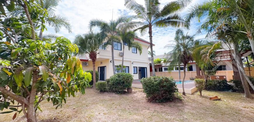 5-Bedroom Move-In Ready Villa with Pool