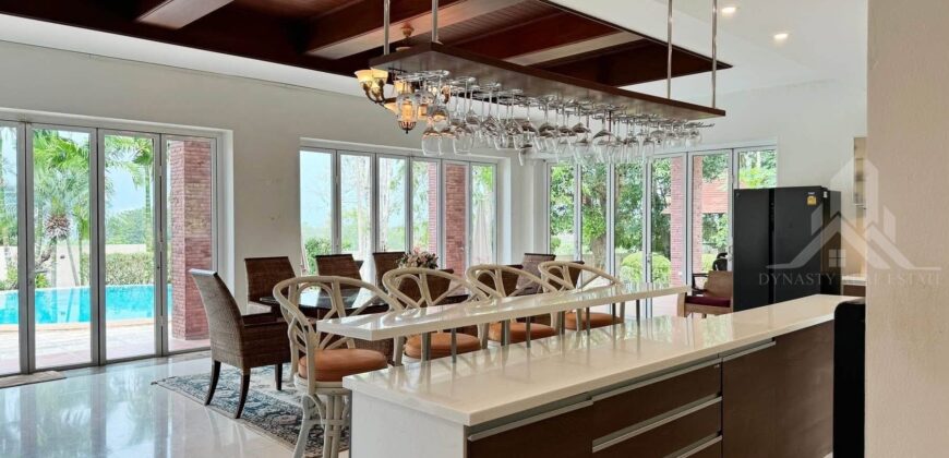 Luxury Pool Villa at Phoenix Gold Golf Pattaya
