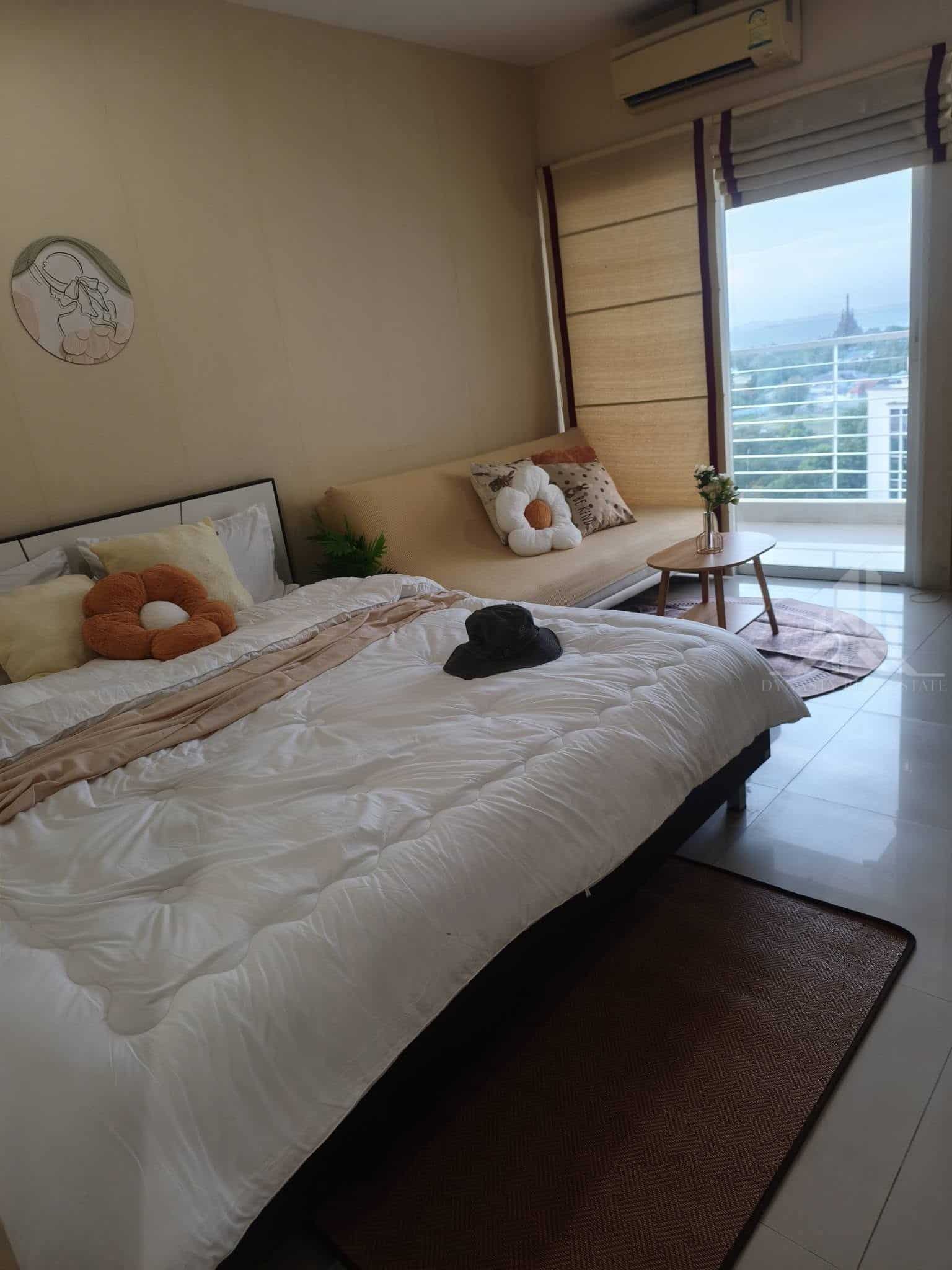 A. D. Hyatt wongamat condo for sale with sea view