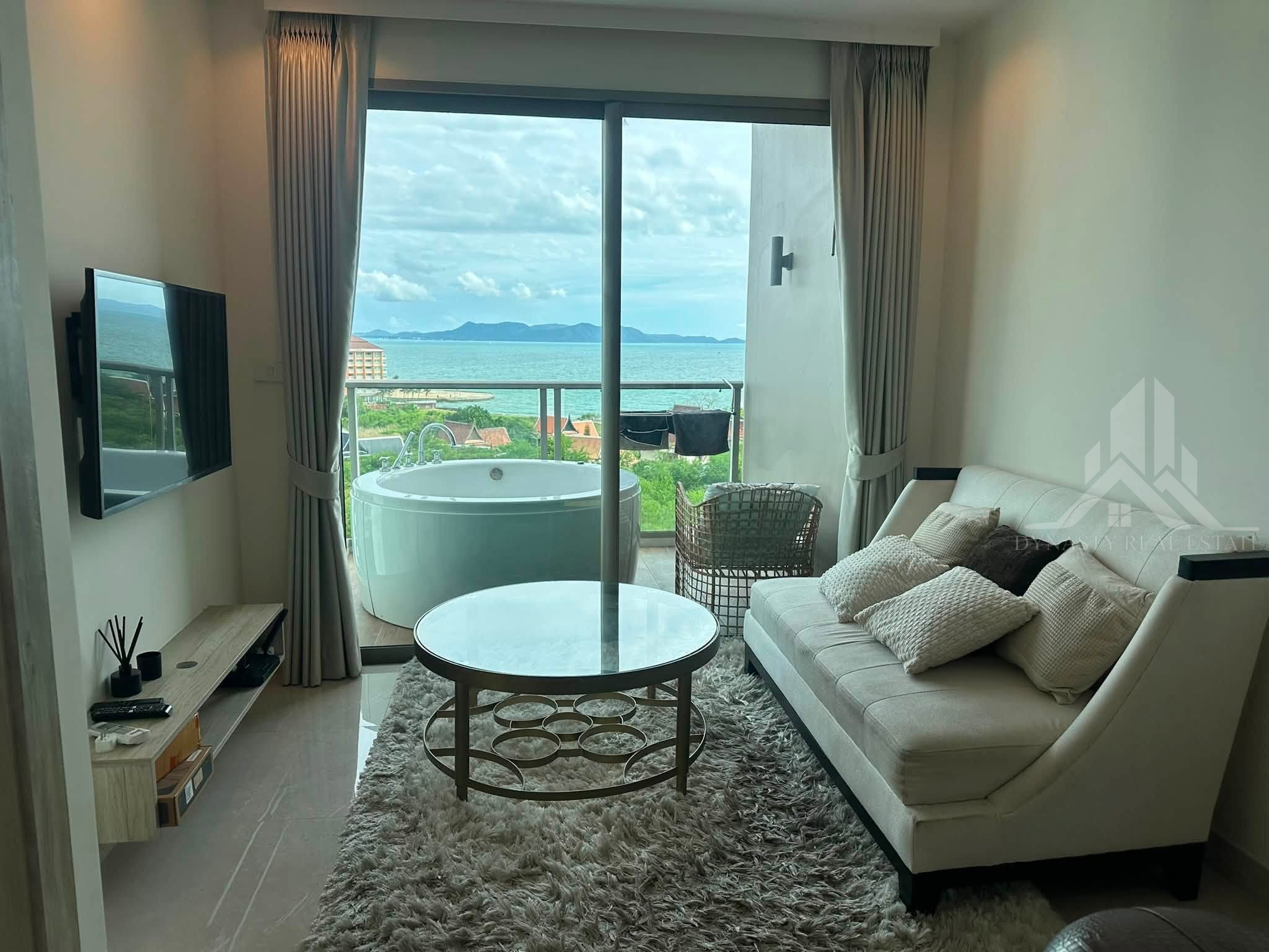 Luxury sea view condo for rent in na jomtien