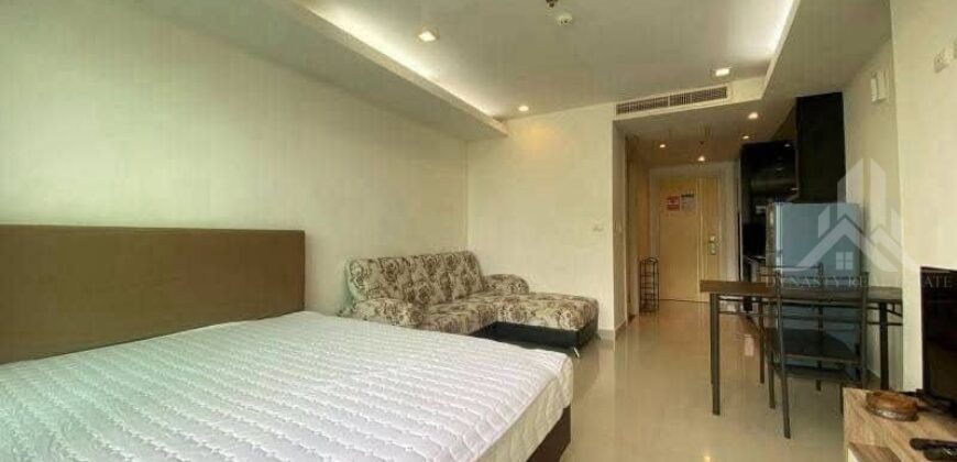 Cosy Beach View Studio with Sea View for Sale