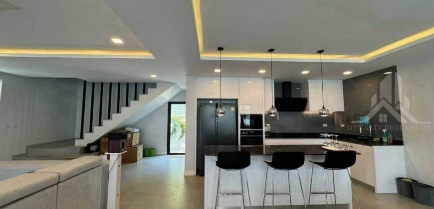 Luxury 3-Bedroom Pool Villa for Rent in Jomtien