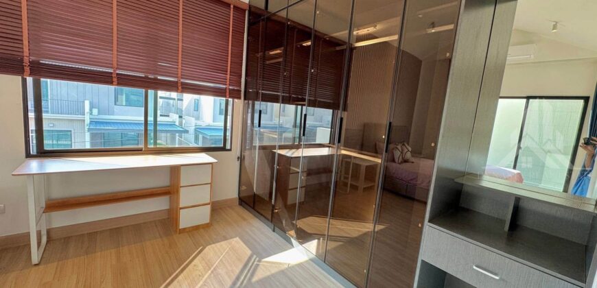 4-Bedroom Engel Haus House for Rent