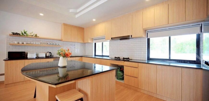 Pool Villa Near Phoenix Golf With Rental Income