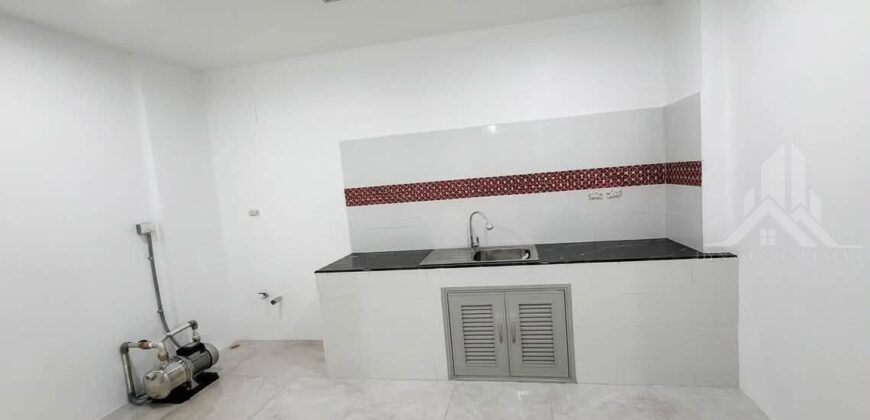 Corner House for Sale in Siam Country Club Area