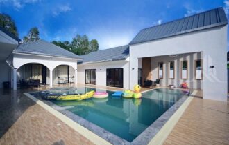 Pool Villa Near Phoenix Golf With Rental Income