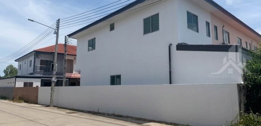 Corner House for Sale in Siam Country Club Area