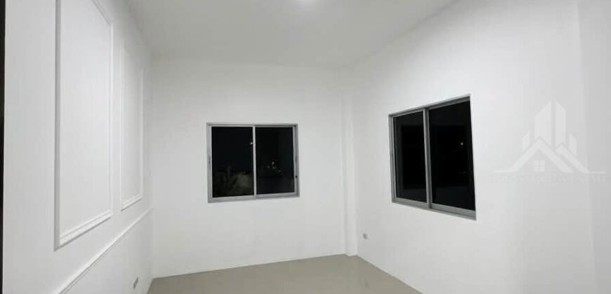 Corner House for Sale in Siam Country Club Area
