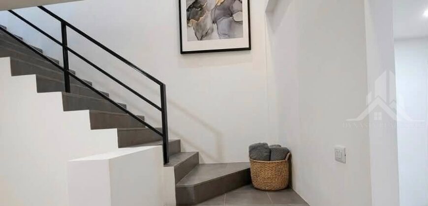 Corner House for Sale in Siam Country Club Area