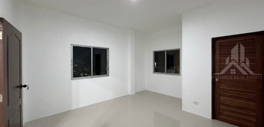 Corner House for Sale in Siam Country Club Area