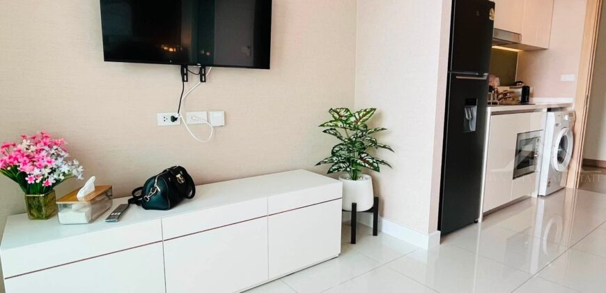 High Floor Sea View Studio for Rent in Jomtien
