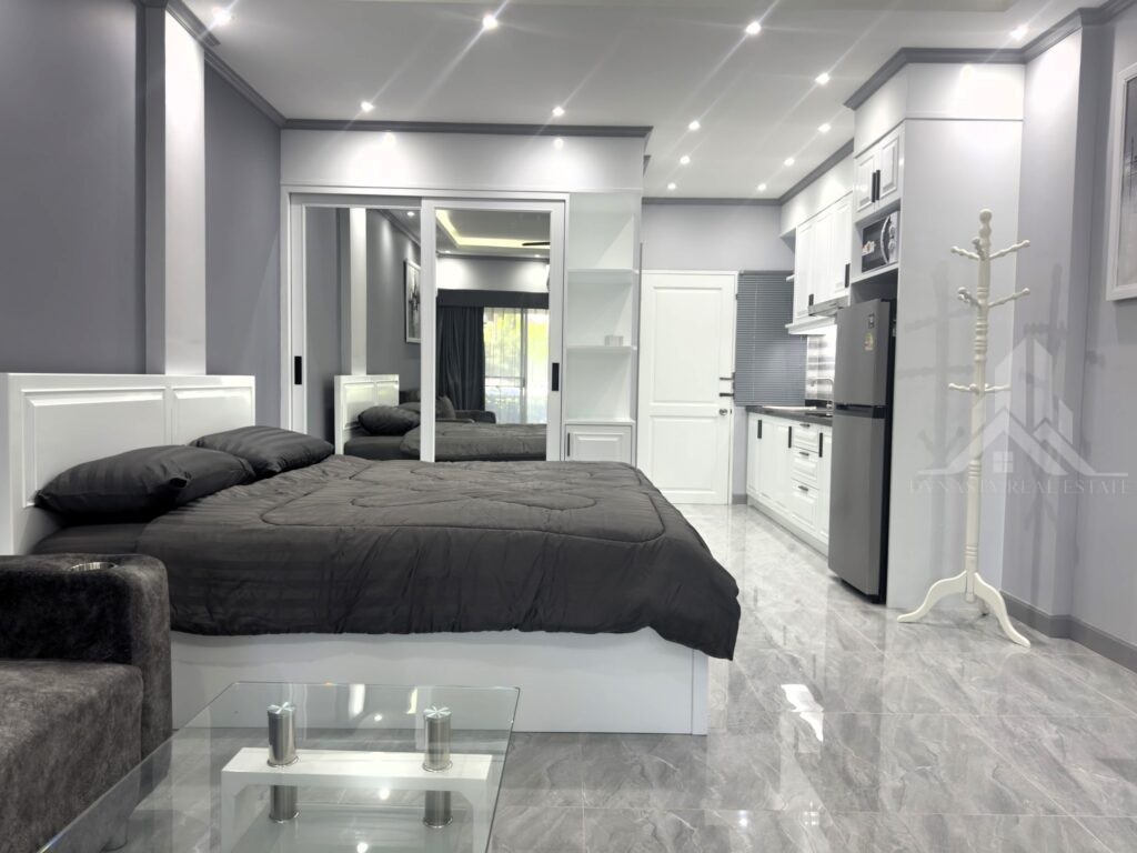 Baan suan lalana studio condo for rent