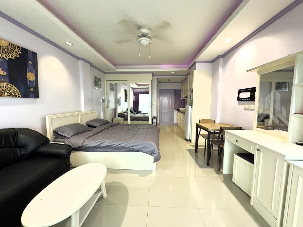 Baan suan lalana studio condo for sale & rent
