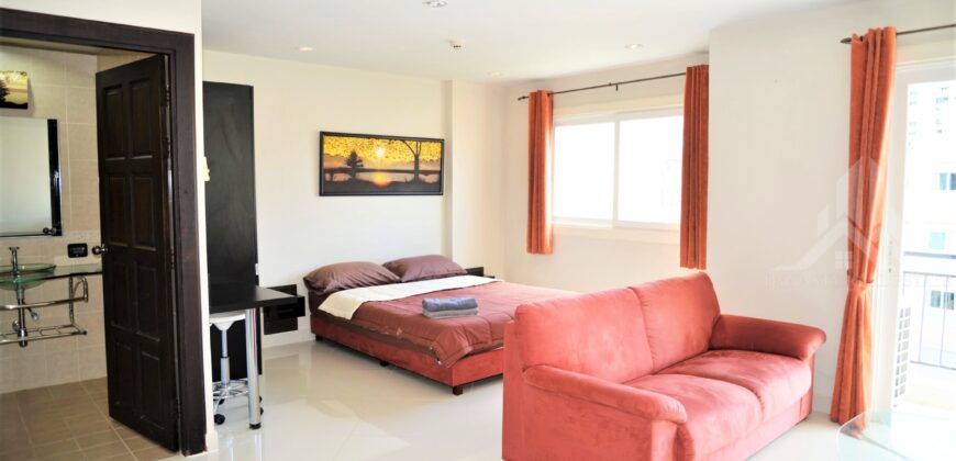 Park Lane Jomtien Resort Studio Condo for Sale & Rent