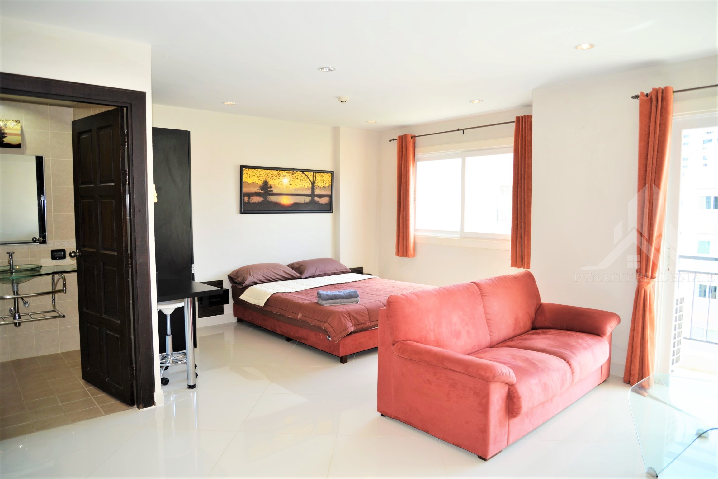 Park lane jomtien resort studio condo for sale & rent