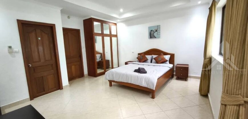 Spacious 4 Bedroom Townhouse in Pratumnak Hill