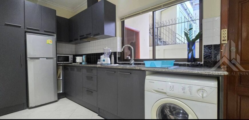 Spacious 4 Bedroom Townhouse in Pratumnak Hill