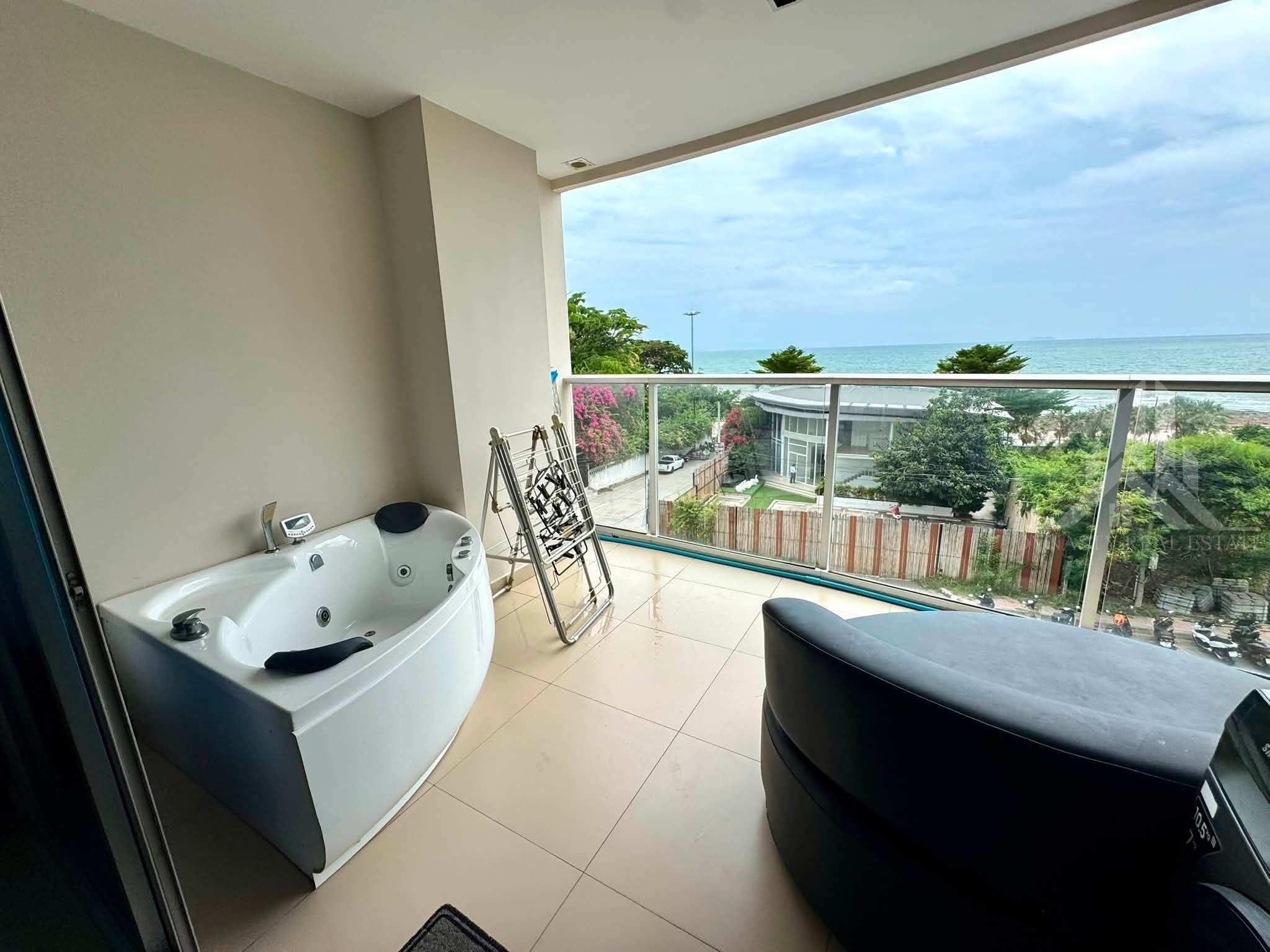 Sea view 1 bedroom condo for rent in pratumnak