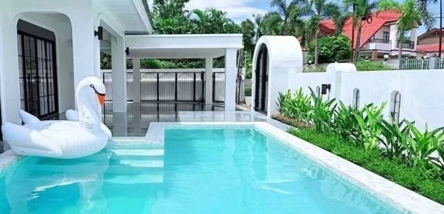 Modern Classic Pool Villa in Pattaya Tropical 2