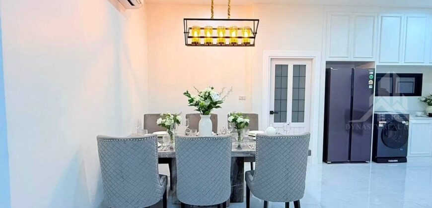 Modern Classic Pool Villa in Pattaya Tropical 2
