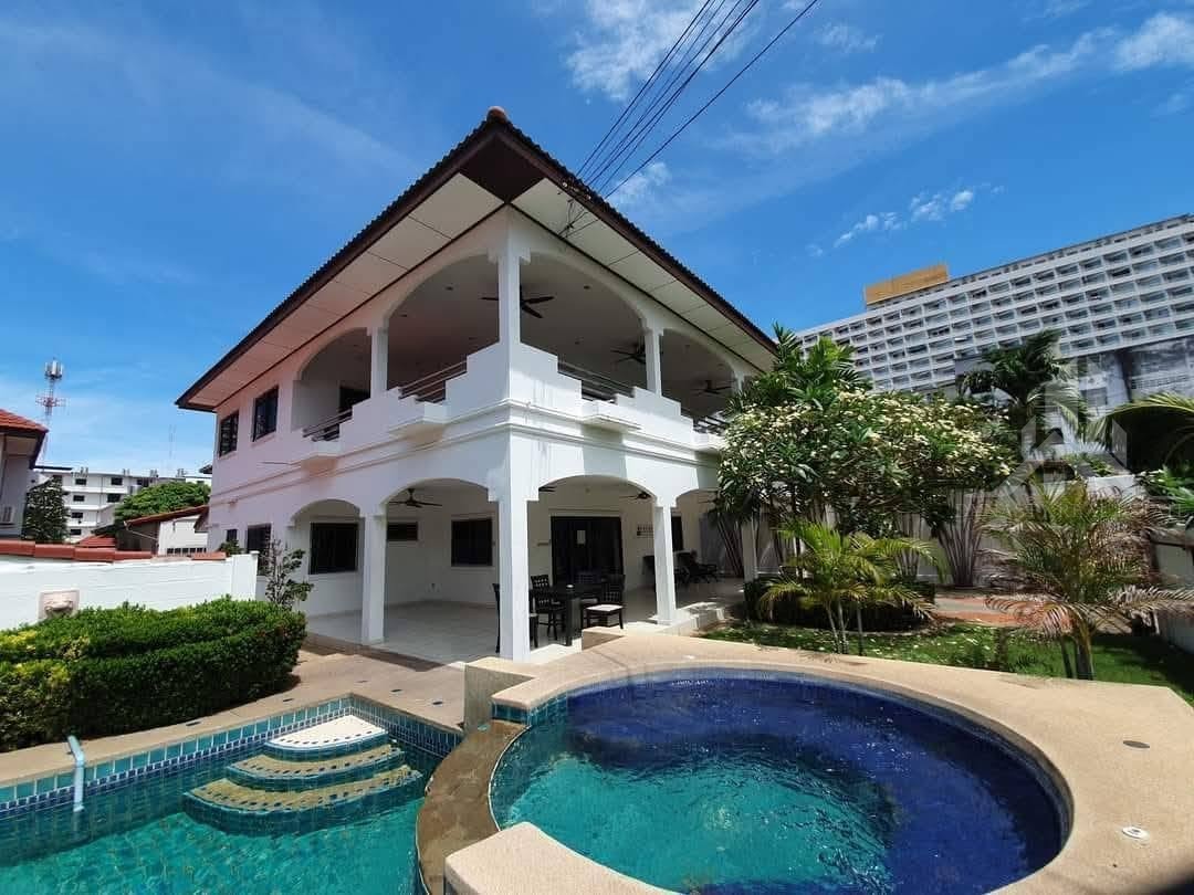 4 bedroom pool house for rent in pattaya