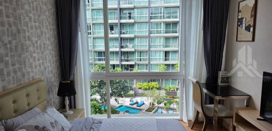 Modern 1-Bed Pool View Condo for Rent in Pattaya