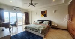 Spacious Corner 1-Bed Condo in Central Jomtien