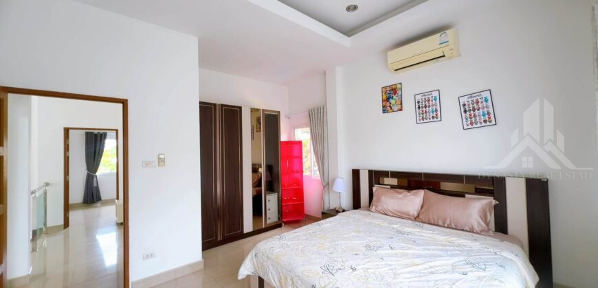 Spacious 4 Bedroom Pool Villa for Rent in Pattaya