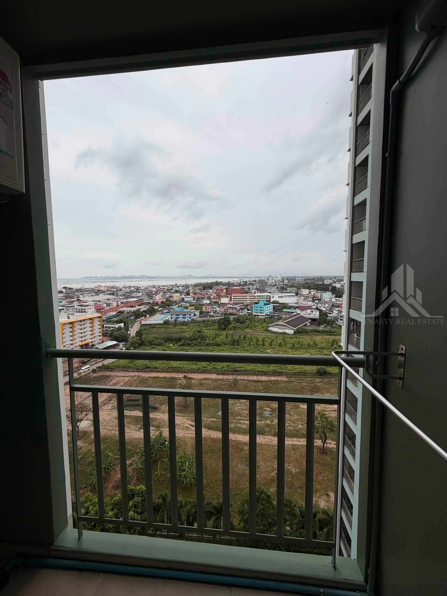 Sea view lumpini town north pattaya for sale