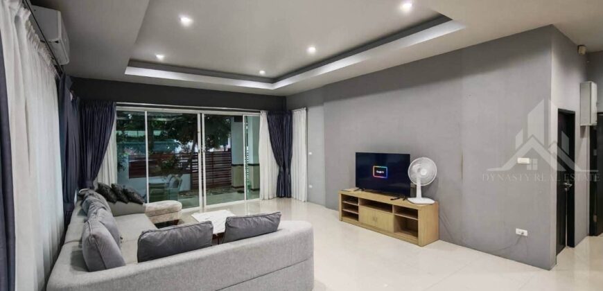 Luxury Pet Friendly Pool Villa in Huai Yai