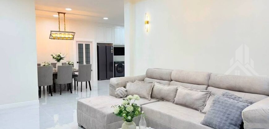 Modern Classic Pool Villa in Pattaya Tropical 2