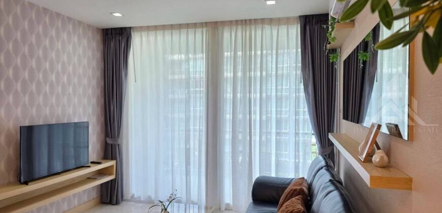 Modern 1-Bed Pool View Condo for Rent in Pattaya