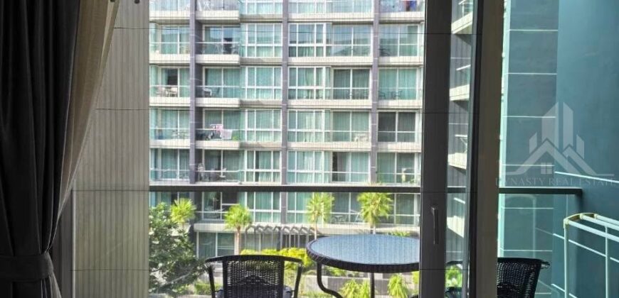 Modern 1-Bed Pool View Condo for Rent in Pattaya