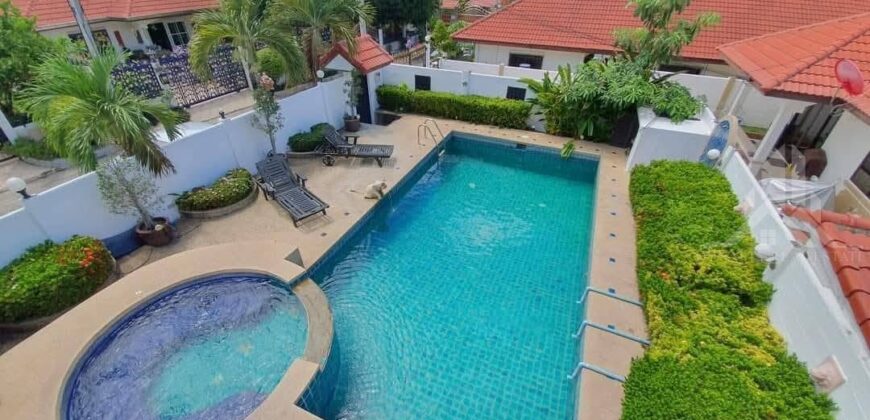 4 Bedroom Pool House for Rent in Pattaya
