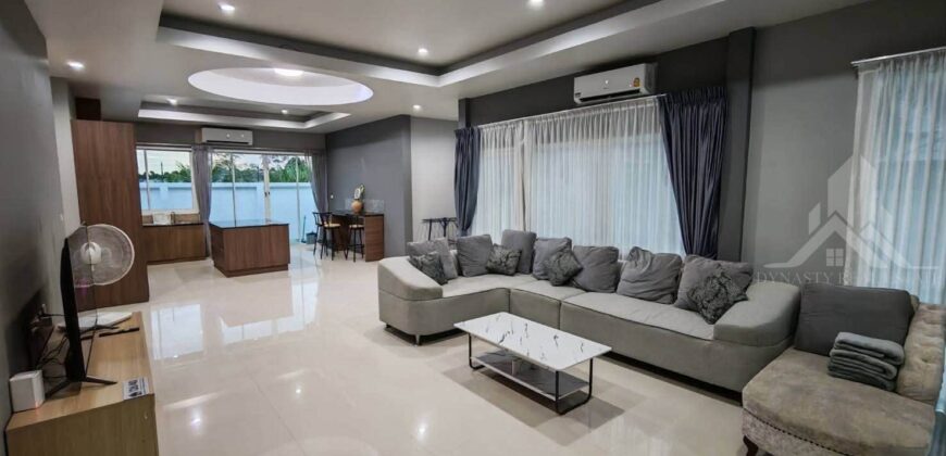 Luxury Pet Friendly Pool Villa in Huai Yai