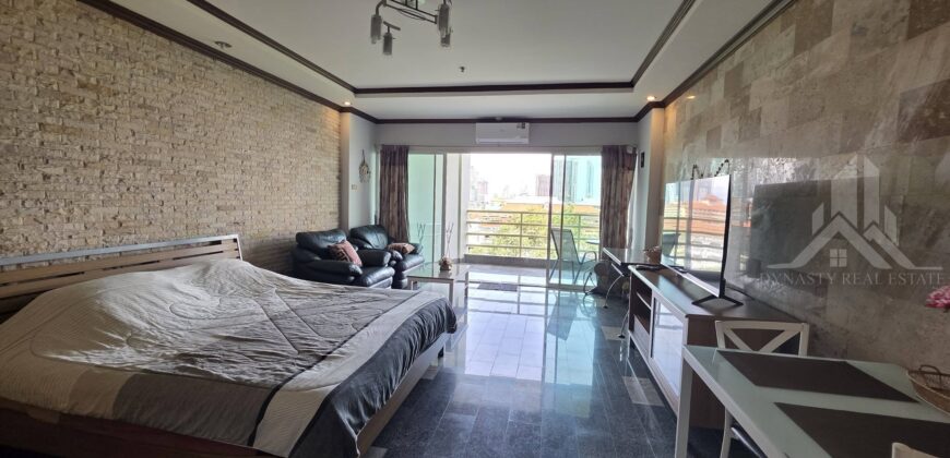 Spacious Jomtien Studio Near Beach for Rent