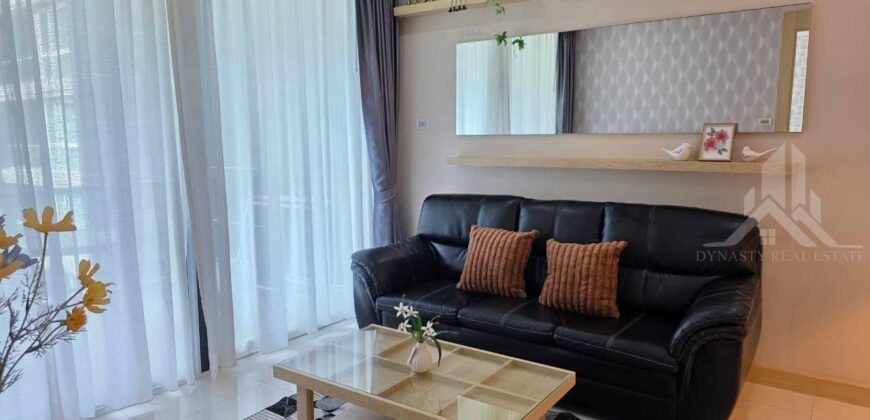 Modern 1-Bed Pool View Condo for Rent in Pattaya