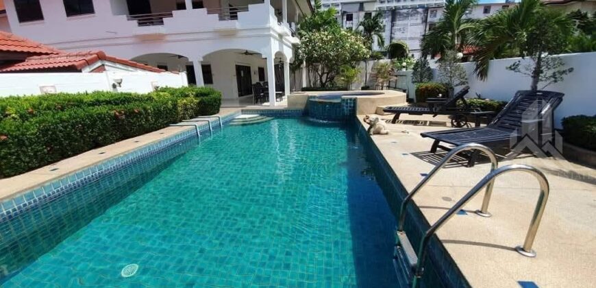 4 Bedroom Pool House for Rent in Pattaya