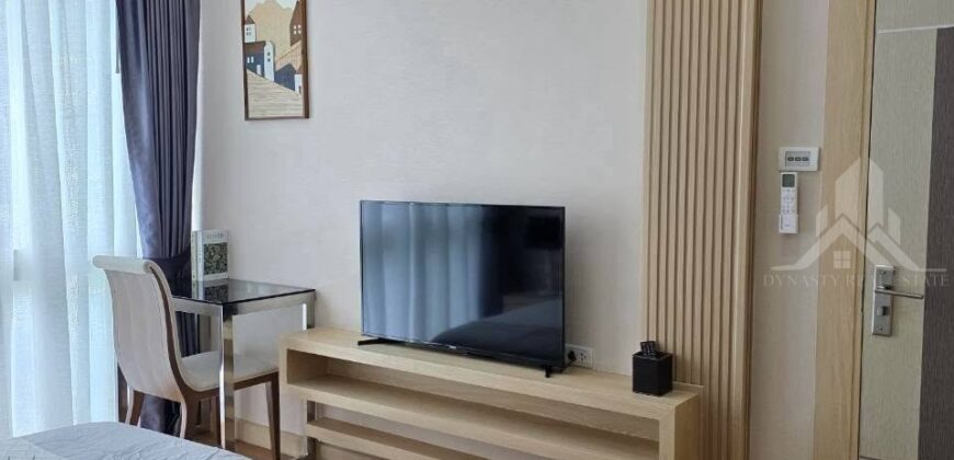 Modern 1-Bed Pool View Condo for Rent in Pattaya