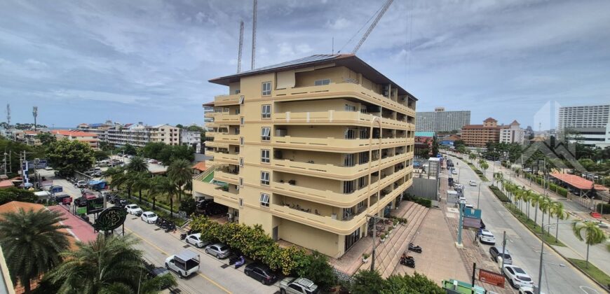 Spacious Corner 1-Bed Condo in Central Jomtien