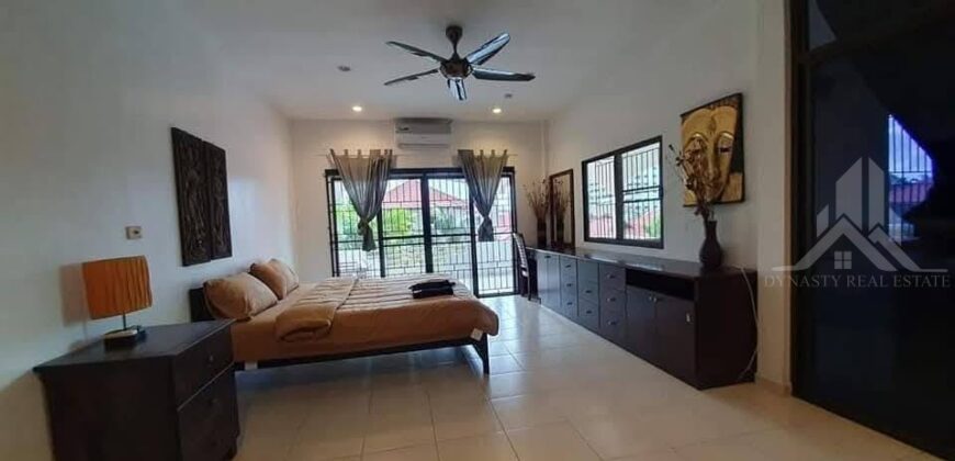 4 Bedroom Pool House for Rent in Pattaya