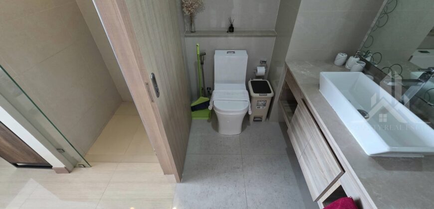 Sea View Condo For Sale in Jomtien Pattaya