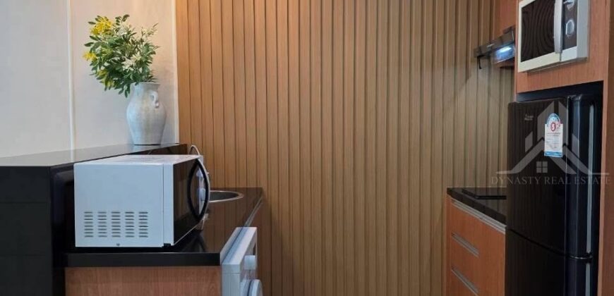 Modern 1-Bed Pool View Condo for Rent in Pattaya