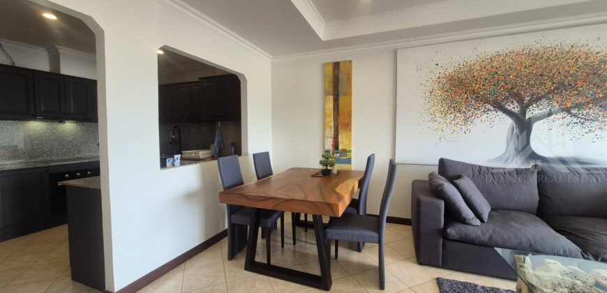 Spacious Corner 1-Bed Condo in Central Jomtien