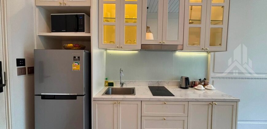 Beachfront Pool Access Condo for Rent in Pattaya