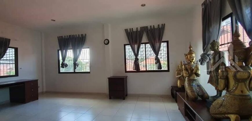 4 Bedroom Pool House for Rent in Pattaya